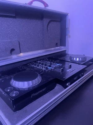 £1000 • Buy Pioneer CDJ-350 W/ Reloop Mixer And Flight Case