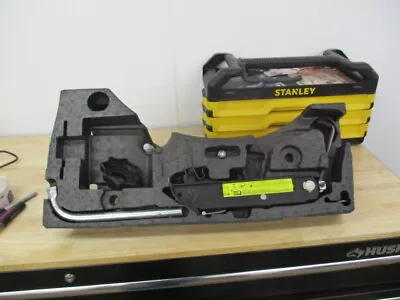 OEM 06-10 VW Passat B6 EMERGENCY SCISSOR JACK TOOL KIT WITH FOAM PULL POST USED • $30