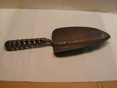 Vintage 11 1/2   CAST IRON HONEYCOMB HANDLE Hand SPADE Metal Wood Handle Tool. • $24.99