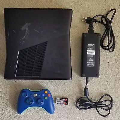 Microsoft Xbox 360 Console 4 GB Model 1439 + Blue Wireless Controller Bundle • $50