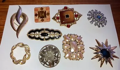 Vintage Lot Of Brooches • $15