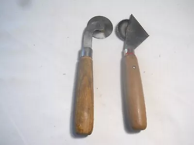 2 Vintage Wood Handled Kitchen Utensils Pastry Cutter Pizza Cutter Red Paint On • $1.95