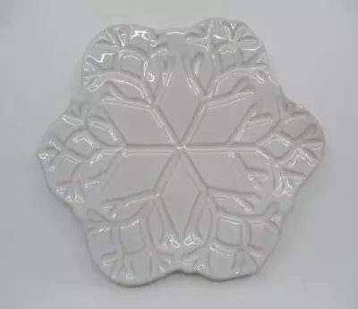 Vietri Incanto Stone Winterland White Snowflake Salad Plate  - 9   0710b • $44.98