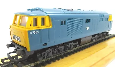Hornby R758 Locomotive Class 35 Hymek BR Blue D7063 Mint Condition 00 Gaug (c) • £56.99