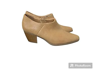 A.N.A Women's Heel Western Pointed Toe Shoes Light Tan-Zipper- Size 8.5 • $19.99