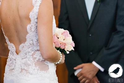 $420 • Buy Stunning Wedding Dress - Size 8