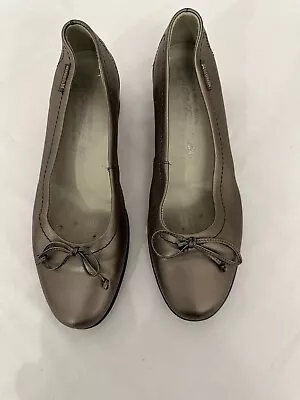 Mephisto Gazelle Pewter Leather Bow Wedge Women Sz US 9 • $29.99