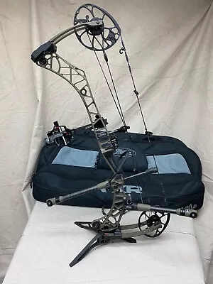 Mathews VXR 70lb 30” Used Very Little Loaded With Accessories Arrows Case • $1500