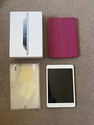 Apple IPad Mini 1st Gen. 16GB Bundle - White & Silver With Case/protector • £30