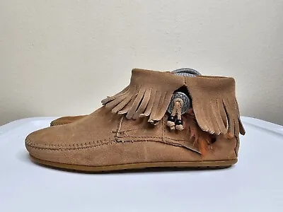 Minnetonka Moccasins Size 9.5 Concho Feather Brown Suede Fringe Beaded Boots • $45