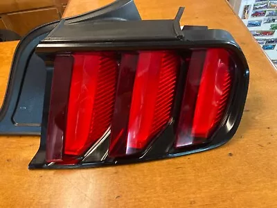 2015 2016 2017 Ford Mustang Passenger Side Rear Tail Light OEM GR3B13B505 • $68