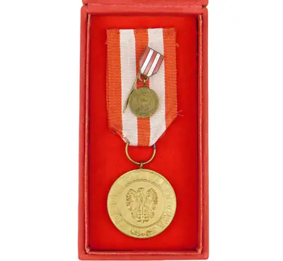 2421 Ww2 Miniature + Boxed Polish Medal For Victory And Freedom 1945 Poland • $39.99