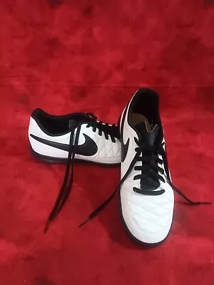 Men's Nike Size 7 Majestry IC Indoor Court Trainers AQ7898 107 EUC • $45