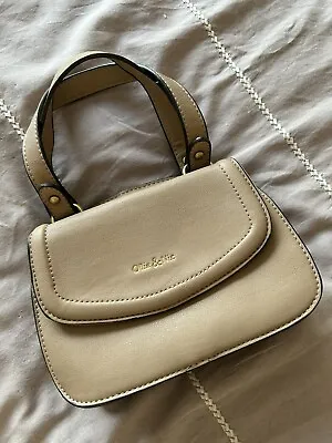 Ollie & Nic Beige Leather Small Grab Bag Handle Bag  • £6.95