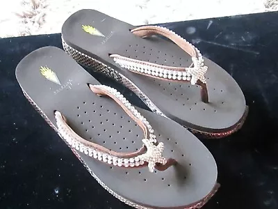 Volatile Starfish Rhinestone Bling Flip Flops Womens 9 Brown Snakeskin Edge • $29.99