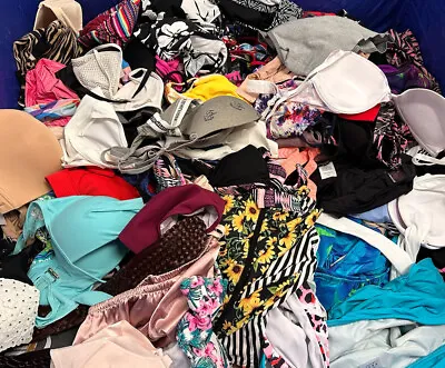 Huge Lot Brand Name Used Womens Clothes 25 PC Bulk Resale WHOLESALE EUC SZ MED • $50