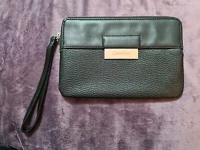 Calvin Klein Clutch Bag Black Leather • £15