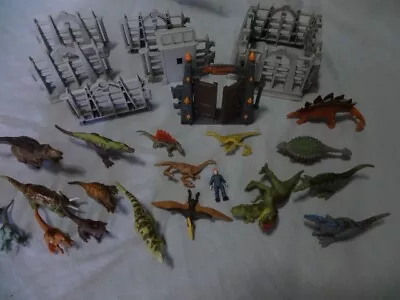 Toys Jurassic Park Set With  Animals (lot 23 ) • $30