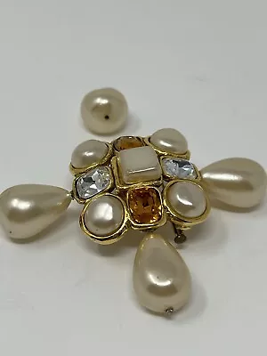 $809.10 • Buy CHANEL GRIPOIX BROOCH PIN  PENDANT Pearl W Defect Authentic