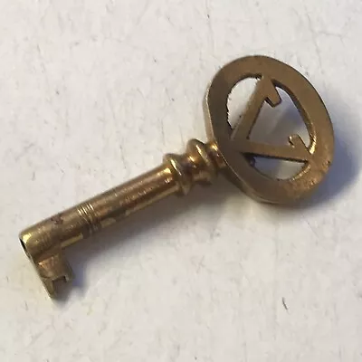 Antique Victor Victrola Phonograph Key/Victrola Cabinet Skeleton V Key • $40.29