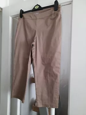 M&S Woman Ladies Cropped Trousers Size 10 • £4.05