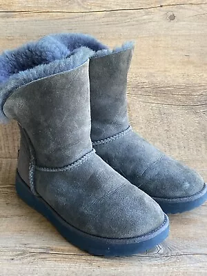 Ugg Australia Classic Short 1016418 Sheepskin Suede Boots Women's SIZ3 5 ~GRAY • $24