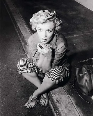 MARILYN MONROE 8x10 CELEBRITY PHOTO PICTURE HOT SEXY LIPSTICK CLASSIC • $9.95
