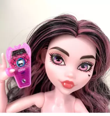 Monster High G3 Draculaura Bite In The Park Pink ICoffin Cellphone Phone • $4.49