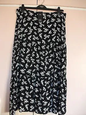 BNWT M & S Floral Tiered Midi Skirt Size 16UK /44EUR/12CAN-US Regular RRP £29.50 • £13.99