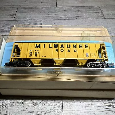 N Scale Milwaukee Road Covered Hopper Car 2313 By Atlas • $11