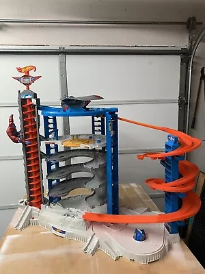 $50 • Buy Hot Wheels Super Ultimate Garage Play Set Used Gorilla And Airplane