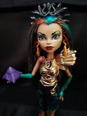 Monster High Doll Nefera De Nile Boo York 2014 Mattel Stand + Brush A+ COMPLETE! • $59.99
