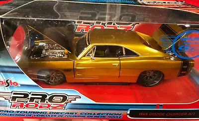 NIB SEALED Diecast Car Maisto Pro Rodz GOLD 1969 DODGE CHARGER R/T 1:24 #31091 • $34.30