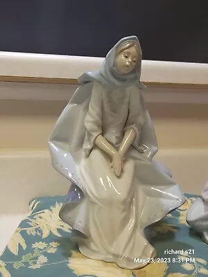 Exquisite Lladro 5747 Mary Nativity Figurine - Pristine Condition • $220