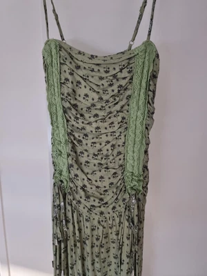 $35 • Buy Womens Dresses Size 14