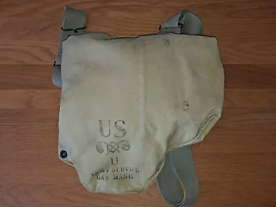 US WWII Gas Mask.  Excellent Condition.  • $25