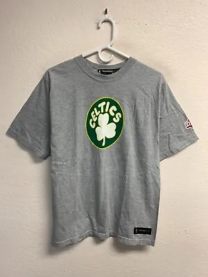 Vintage Boston Celtics Men's T-Shirt Size Medium SLIM Fit Gray Hardwood Classics • $14.95