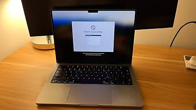 Apple MacBook Pro 14  (512GB SSD M1 Pro 16GB) Laptop Space Grey • £990