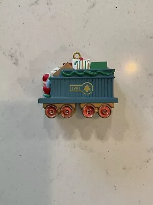 Vtg Hallmark Keepsake Ornament Claus&co R.r. Gift Car Mint Preowned • $7.50