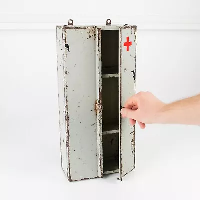 Vintage Metal Bathroom Cabinet Medicine Wall Cabinet Retro Steel Bath Cabinet • £132.04