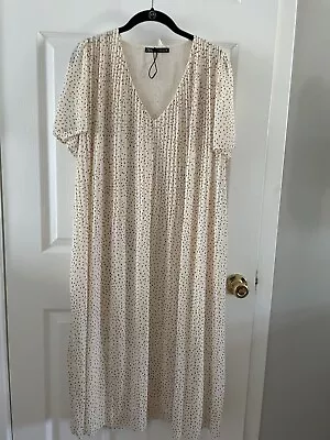ZARA Dress. New Without Tag. Size M. Beautiful • $19.99