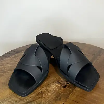 $25 • Buy GUC Zara Black Slip On Sandal Size 8