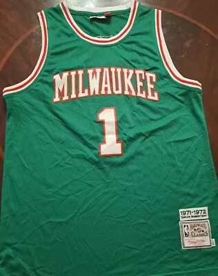 Milwakee Bucks Jersey Hardwood Classic Size Large • $25