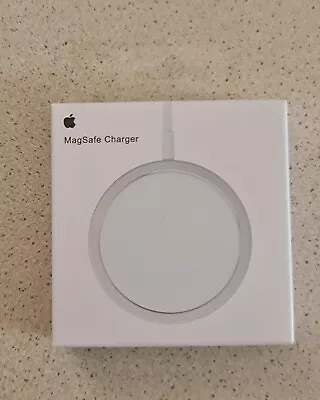 MagSafe Charger - White For IPhone 12 13 14 IPhone 15 Brand New Fast Charger • £16.99