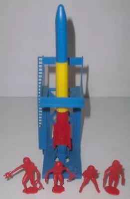 1960's MPC 3 STAGE ROCKET WITH MISSILE LAUNCHER & 4 ASTRONANUTS SPACE CREW • $35