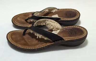 UGG Australia Women Sandals 1791 Shearling Button Flip Flops Size 7 • $16.99