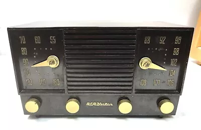 Vintage 1953 Rca 2-xf-91 Bakelite Am/fm Tube Table Radio • $49.99
