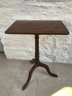 £75 • Buy Beautiful Antique Mahogany Tilt-Top Lamp Wine Side Occasional Pedestal Table