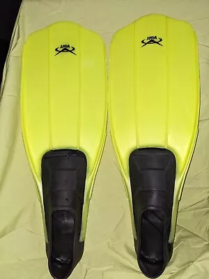 Voit Snorkeling Diving Swim Flippers Fins Yellow Black Size Adult Medium 21  • $16