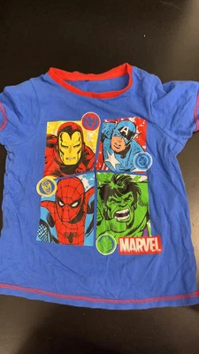 £3 • Buy Boys Blue Marvel T-shirt 3-4 Years